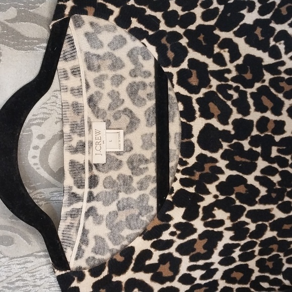 J.Crew Women's Lightweight Animal Print Sweater. Size Large. - Picture 3 of 7